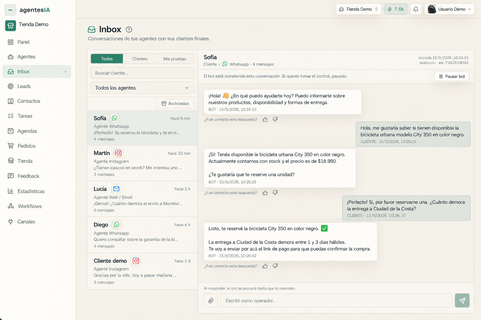 Inbox de agentesIA con conversaciones de clientes de WhatsApp, Instagram y Web/Email